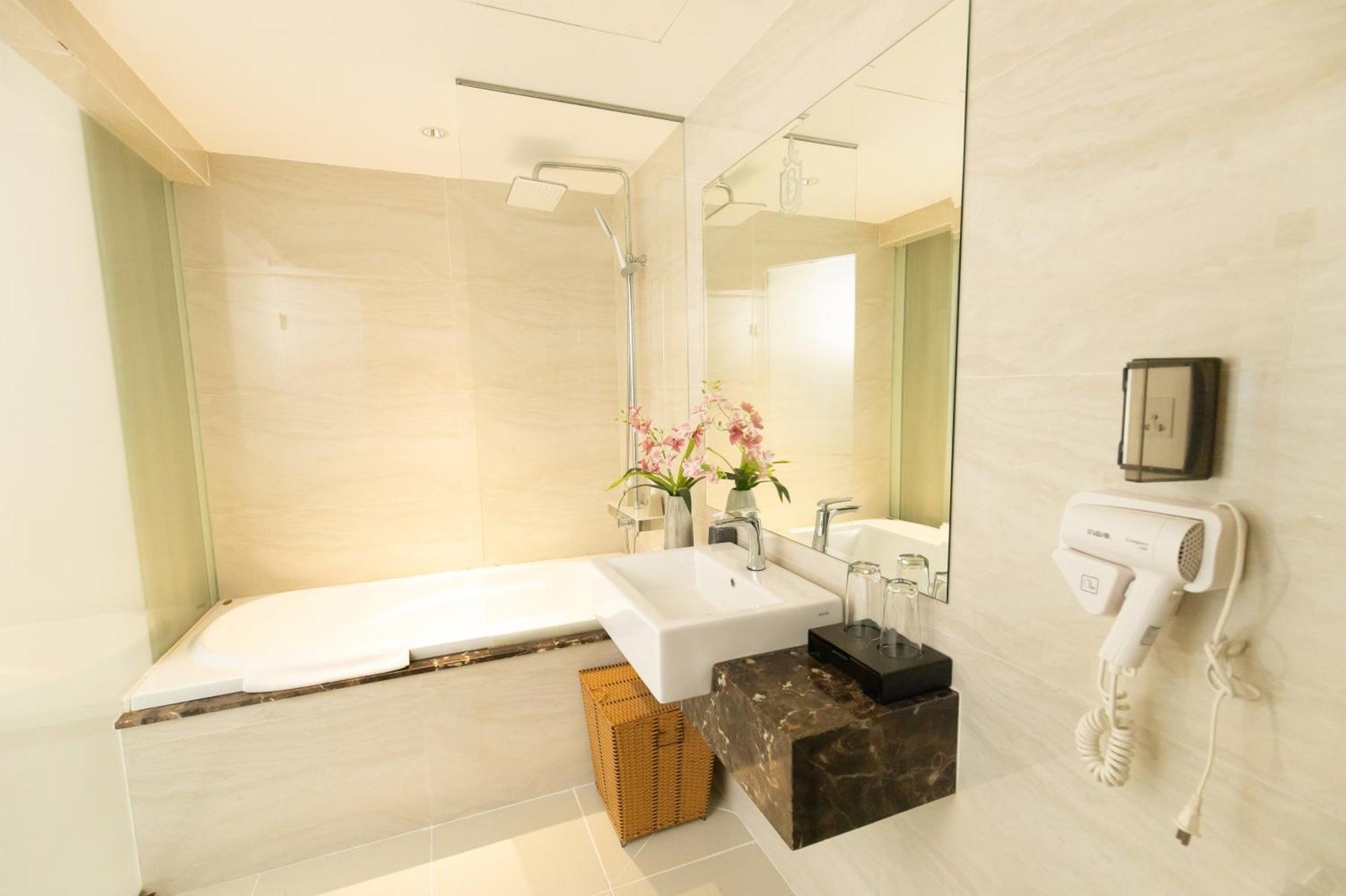 Nicecy Suite Hotel & Spa Хошимин Экстерьер фото
