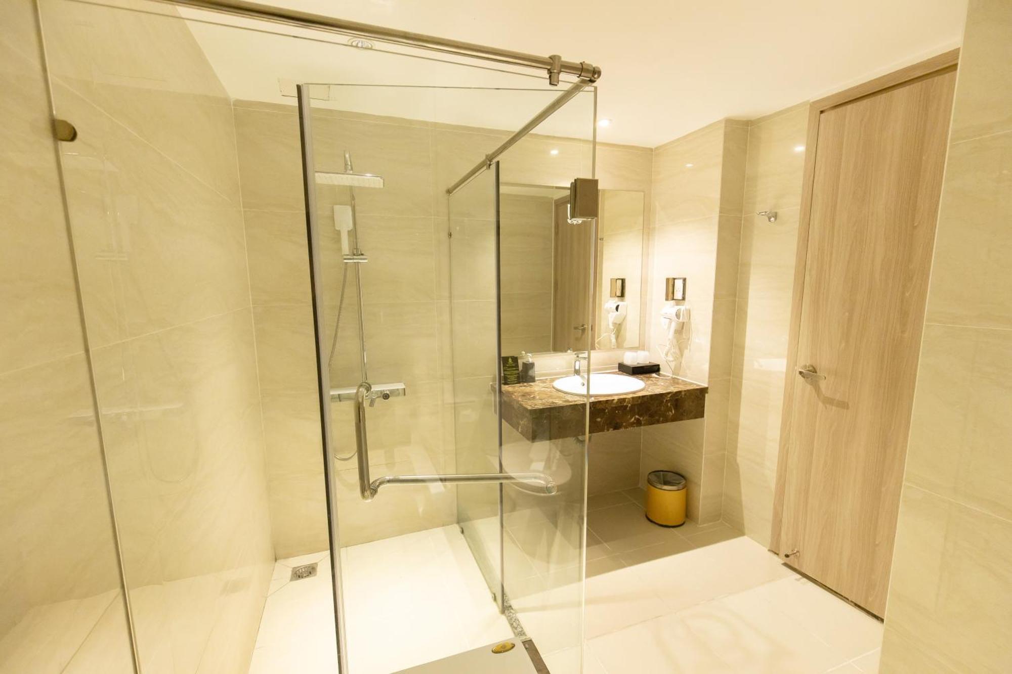 Nicecy Suite Hotel & Spa Хошимин Экстерьер фото